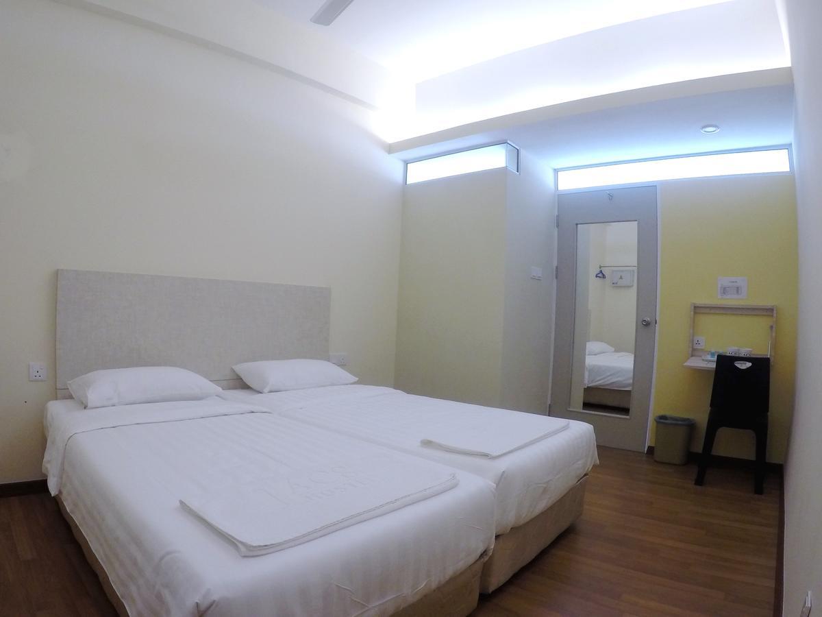 1Acs Residence Кучінг Екстер'єр фото